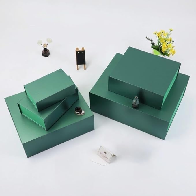 UoeRing 1 Pcs Green Gift Box 9.5x6x3 inch Small Luxury Gift Box for Presents with Magnetic Lid Collapsible,Birthday,Christmas,Contains Card, Ribbon, Tissue Paper,Shredded Paper Fille