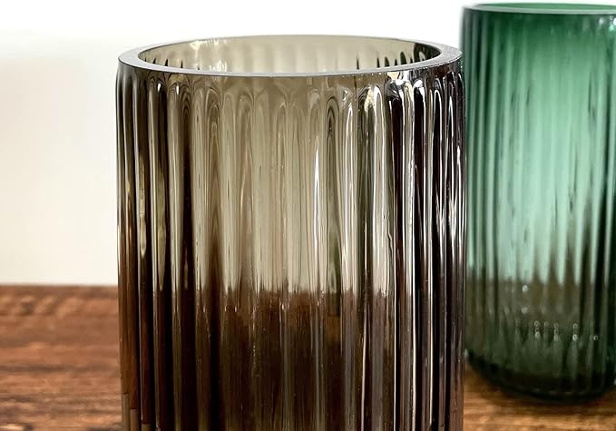 BUICCE Hand Blown Glass Flower Vase for Farmhouse Decor,Round Vintage Foding Bottles for Kitchen Dining Table Cafe Home Shelf Wedding Centerpiece.