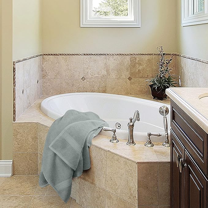 Utopia Towels 4 Pack Premium Bath Towels Set, 27 by 54 Inches, 100% Ring Spun Cotton 600GSM, Lightweight and Highly Absorbent Quick Drying Towels, Perfect for Daily Use, Cool Grey