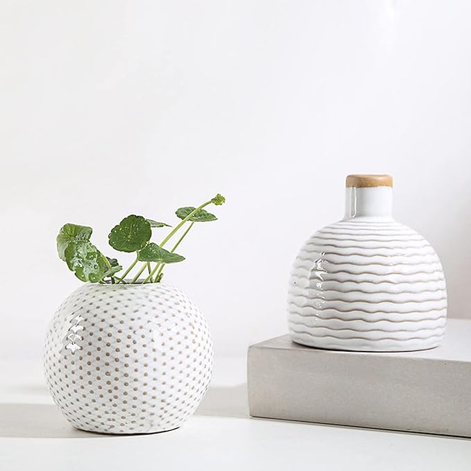 Boho Minimalist Small Ceramic Vase Set of 4 for Bedroom Living Room Office Fireplace Centerpiece Antique White Vintage Farmhouse Rustic Retro Flower Vases Home Decor Gift for Fake Plants