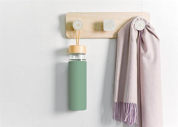 20 Oz Borosilicate Glass Water Bottles with Silicone Sleeve BPA Free, Dishwasher Safe - Reusable Clear Glass Drinking with Leak Proof Bamboo Lid | Perfect Gym Water Bottles for Men & Women