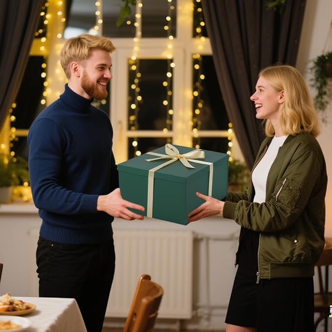 UoeRing 1Pcs Green Extra Large gift box with lids 13×13×7 Inches gift boxes for presents,Birthday Box (include Ribbon, Paper Shred Filler Gift Card & Envelopes)