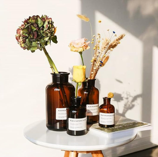 Amber Glass Bud Vase, 1pc Small Decorative Glass Bottles Brown Apothecary Jars Home Decor, Vintage Mini Floral Vases Centerpiece for Wedding Table Decor (125ml/4oz)