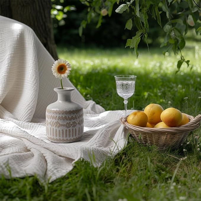 Boho Ceramic Vase, 6.5 Inch Rustic Farmhouse Pastoral Decor, Vintage Clay Vases for Bouquets, Pampas Grass and Fake Plants, Suitable for Home Decor, Shelf, Dining Table, Living Room, Mantle, Bathroom