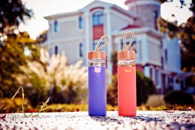 20 Oz Borosilicate Glass Water Bottles with Silicone Sleeve BPA Free, Dishwasher Safe - Reusable Clear Glass Drinking with Leak Proof Bamboo Lid | Perfect Gym Water Bottles for Men & Women