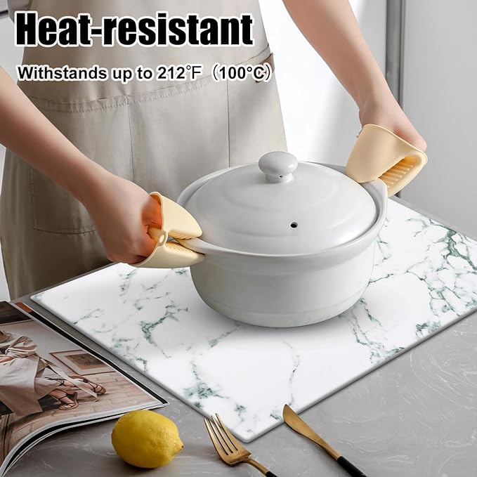 Homaxy Faux Leather Heat Resistant Placemats for Dining Table Set of 4, Waterproof Wipeable Washable PU Table Mats, Easy to Clean Anti-Slip Place Mats, 11.8" x 17", Marble