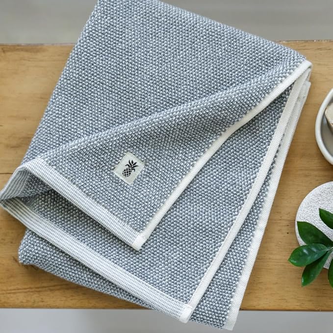 Cariloha Two Toned Bath Towel | Laguna Blue | 28"x54" | Turkish Cotton & Viscose Material Blend | Extra Smooth, Odor Resistant and Highly Absorbent