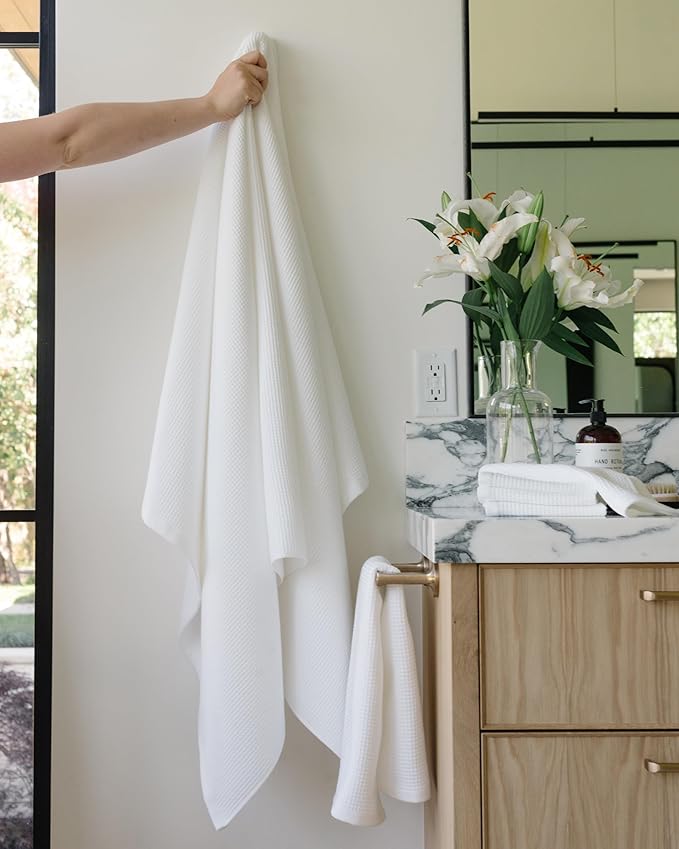 Cozy Earth Complete Waffle Bath Bundle - 60% Cotton 40% Viscose from Bamboo - Quick Dry & Ultra-Soft Waffle Weave Bath Towels - 4 Washcloths, 2 Hand Towels, 2 Bath Towels, 2 Bath Sheets, White