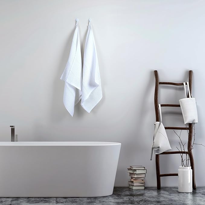 PÜSKÜL Premium Waffle Bath Towels Set of 2 - Organic 100% Turkish Cotton Bath Towel - Quick Dry, Absorbent, Light, Thin, 32x63 Large Waffle Towels for Bathroom (White Bath Towels - Pack of 2)