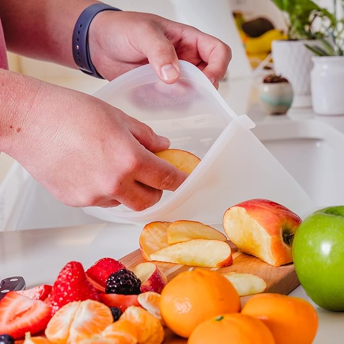 WeeSprout 100% Silicone Reusable Food Storage Bags | Set of 7 Leakproof & Airtight Pouches (Four 4 Cup Bags and Three 6 Cup) | Freezer & Microwave Safe | Dishwasher Safe | for Lunches and Snacks