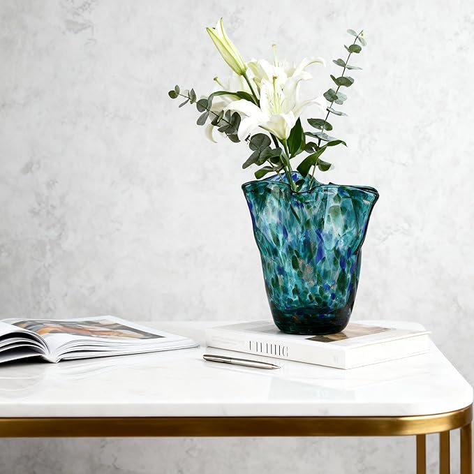 Hand-Blown Glass vase, Green Wide-Mouth Petal-Shaped vase, Modern Glass Art Decoration, Ideal for Living Rooms, Kitchens, Weddings, Dining Tables, and Office Centerpiece Floral Arrangements.
