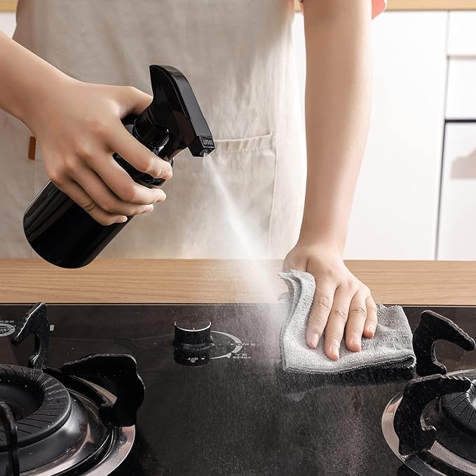 UUJOLY 17 oz Plastic Spray Bottle Trigger Empty Spray Bottles Clear Refillable Container for Water, Essential Oils, Hair, Cleaning Products, Adjustable Head Sprayer and Stream, Black, 2 Pack