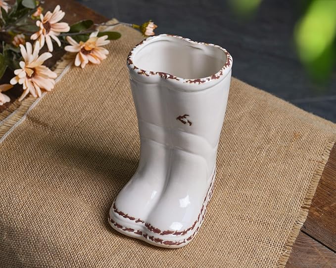 Quoowiit Ceramic Rustic Farmhouse Boot Vase, White Distressed Flower Vase for Home Decor, Decorative Vases for Centerpiece Table Decorations, Vases for Living Room Kitchen Entryway Mantle Shelf Decor