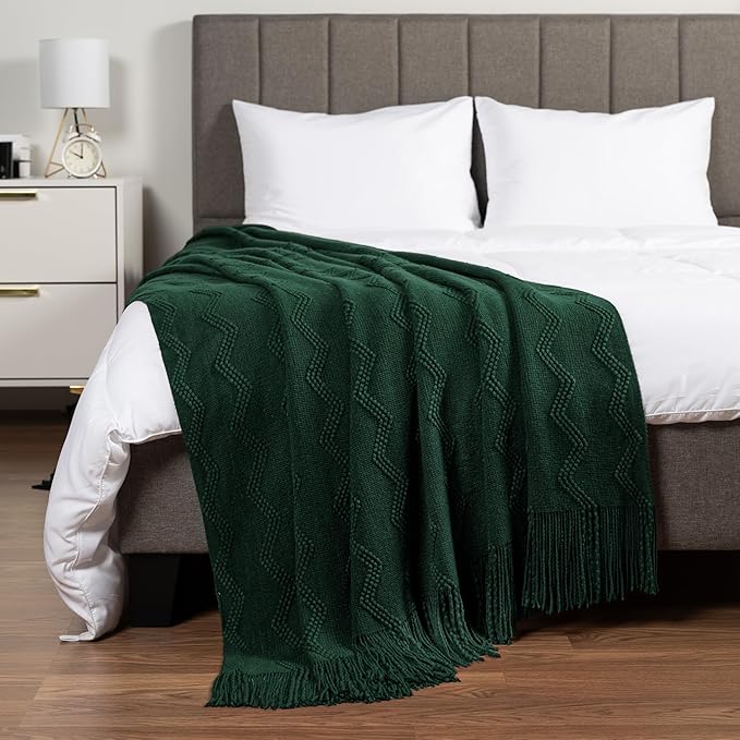 PAVILIA Emerald Green Knit Throw Blanket for Couch Bed, Soft Knitted Farmhouse Sofa Throw for Living Room, Lightweight Decorative Summer Throw Blanket for Chair, Outdoor Textured Boho Blanket, 50x60