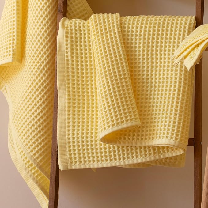 PÜSKÜL Premium Waffle Bath Towels Set of 2 - Organic 100% Turkish Cotton Bath Towel - Quick Dry, Absorbent, Light, Thin, 32x63 Large Waffle Towels for Bathroom (Yellow Bath Towels - Pack of 2)