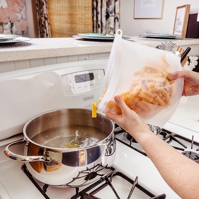 WeeSprout 100% Silicone Reusable Food Storage Bags | Set of 7 Leakproof & Airtight Pouches (Four 4 Cup Bags and Three 6 Cup) | Freezer & Microwave Safe | Dishwasher Safe | for Lunches and Snacks