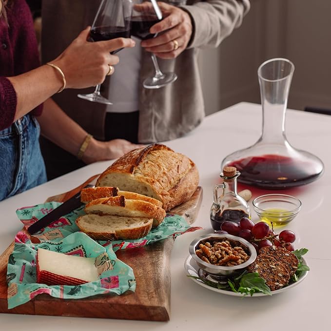 Bee's Wrap Beeswax Wraps for Food - Bread Wrap - Made in USA Reusable Bread Storage Bags - Organic & Eco-Friendly Alternative to Aluminum Foil, Sourdough Bags & Plastic Wrap, Seasons Greetings