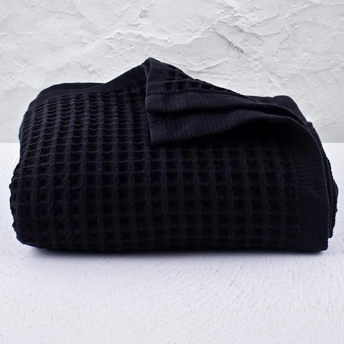 PÜSKÜL Premium Waffle Bath Towels Set of 2 - Organic 100% Turkish Cotton Bath Towel - Quick Dry, Absorbent, Light, Thin, 32x63 Large Waffle Towels for Bathroom (Black Bath Towels - Pack of 2)