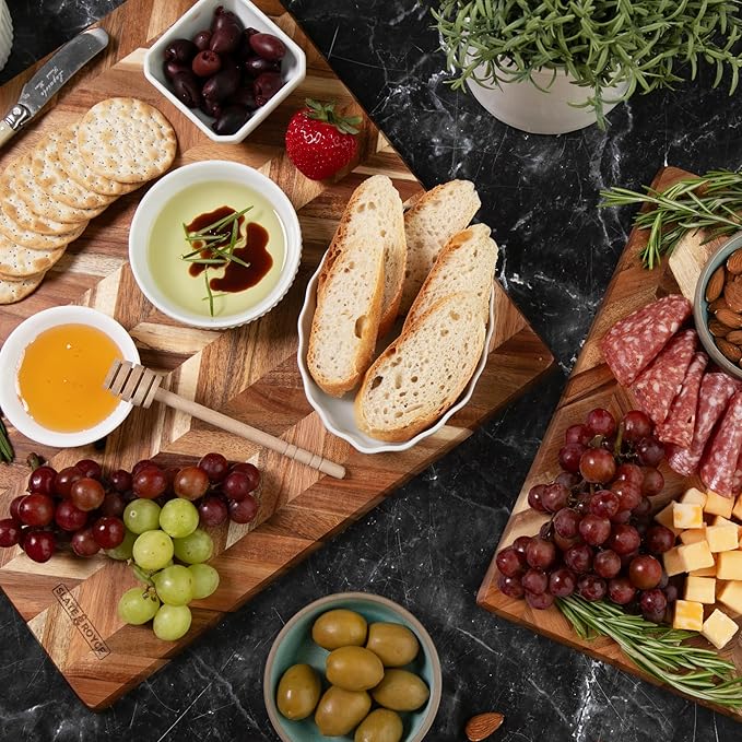 SLATE & ROYCE Acacia Wood Cutting Board Set of 2 - Herringbone Pattern Kitchen Boards - Large & Small Square Wooden Cutting Boards - Premium Charcuterie Boards - Serving Tray - With Gift Box