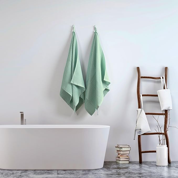 PÜSKÜL Premium Waffle Bath Towels Set of 2 - Organic 100% Turkish Cotton Bath Towel - Quick Dry, Absorbent, Light, Thin, 32x63 Large Waffle Towels for Bathroom (Ice Green Bath Towels - Pack of 2)