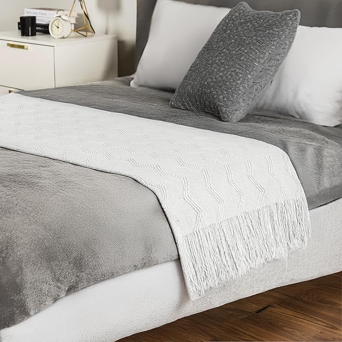 PAVILIA White Knit Throw Blanket for Couch, Twin Bed, Soft Knitted Farmhouse Sofa Throw for Living Room, Lightweight Decorative Summer Blanket for Chair, Outdoor Textured Boho Blanket, 60x80