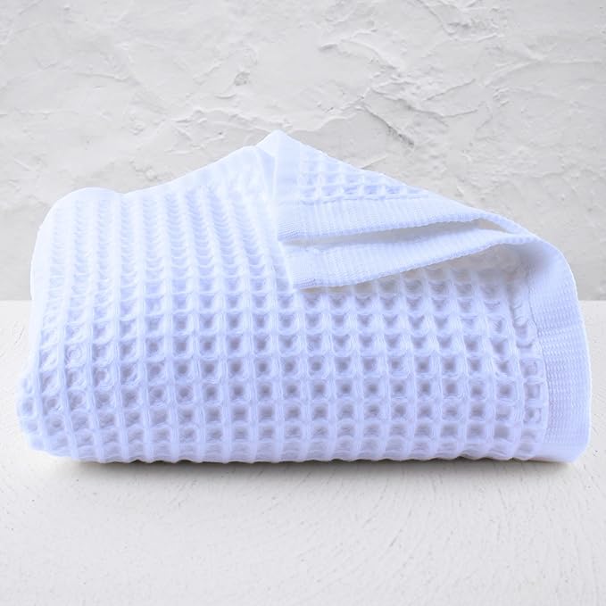 PÜSKÜL Premium Waffle Bath Towels Set of 2 - Organic 100% Turkish Cotton Bath Towel - Quick Dry, Absorbent, Light, Thin, 32x63 Large Waffle Towels for Bathroom (White Bath Towels - Pack of 2)