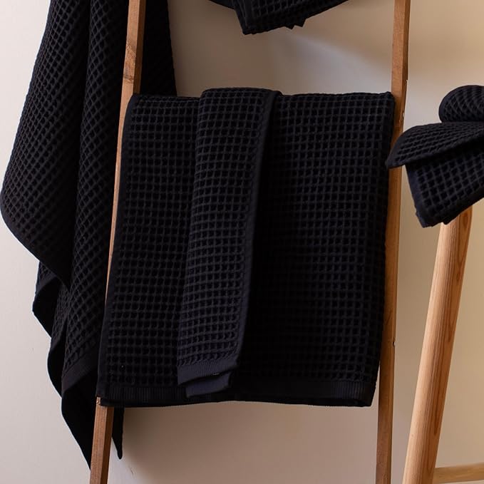 PÜSKÜL Premium Waffle Bath Towels Set of 2 - Organic 100% Turkish Cotton Bath Towel - Quick Dry, Absorbent, Light, Thin, 32x63 Large Waffle Towels for Bathroom (Black Bath Towels - Pack of 2)