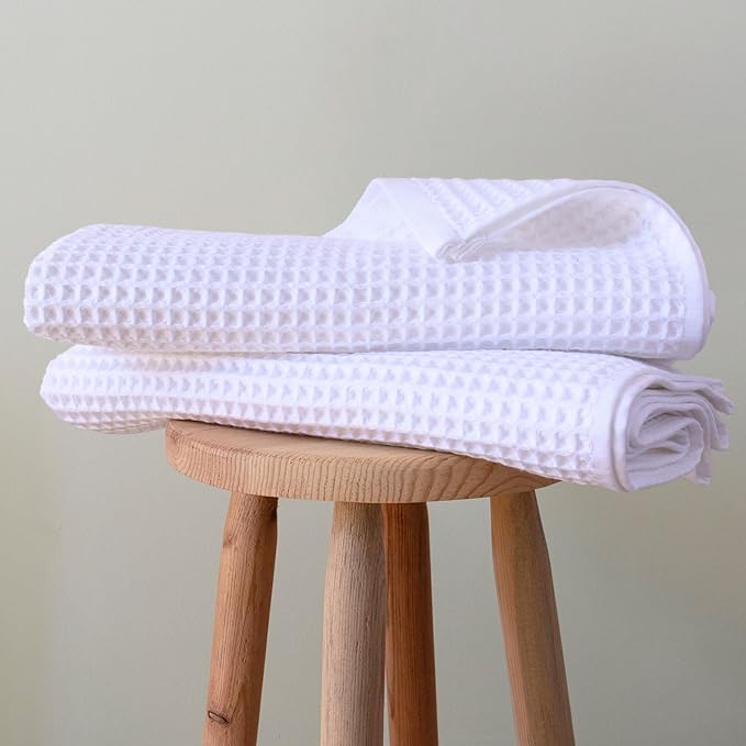 PÜSKÜL Premium Waffle Bath Towels Set of 2 - Organic 100% Turkish Cotton Bath Towel - Quick Dry, Absorbent, Light, Thin, 32x63 Large Waffle Towels for Bathroom (White Bath Towels - Pack of 2)