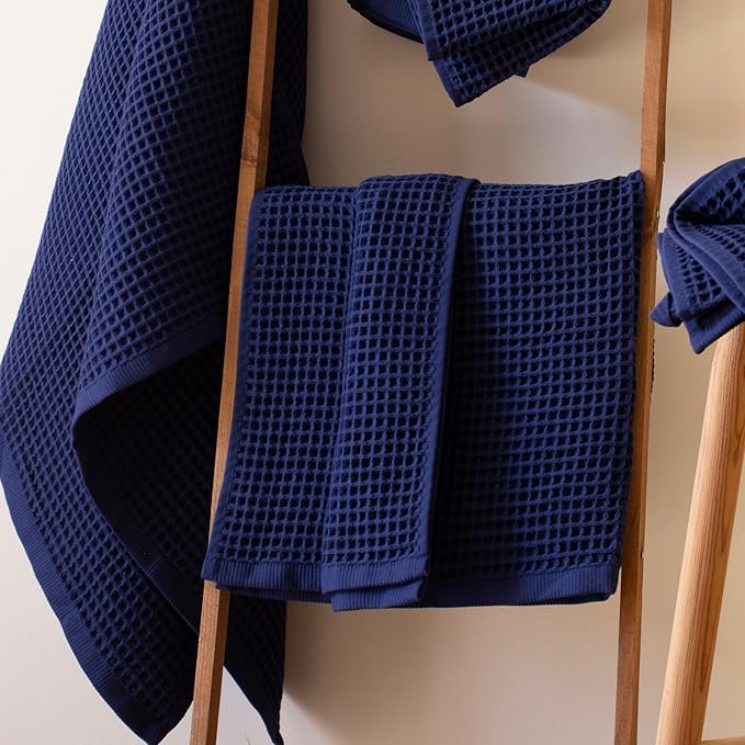 PÜSKÜL Premium Waffle Bath Towels Set of 2 - Organic 100% Turkish Cotton Bath Towel - Quick Dry, Absorbent, Light, Thin, 32x63 Large Waffle Towels for Bathroom (Navy Blue Bath Towels - Pack of 2)