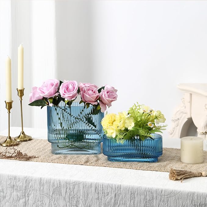 Short Glass Vases, Set of 2 Blue Glass Vases for Tulips, Ribbed Vase for Flowers, Modern Small Vase for Living Room, Dining Room, Bathroom, Desk, Shelf, Wedding, Office