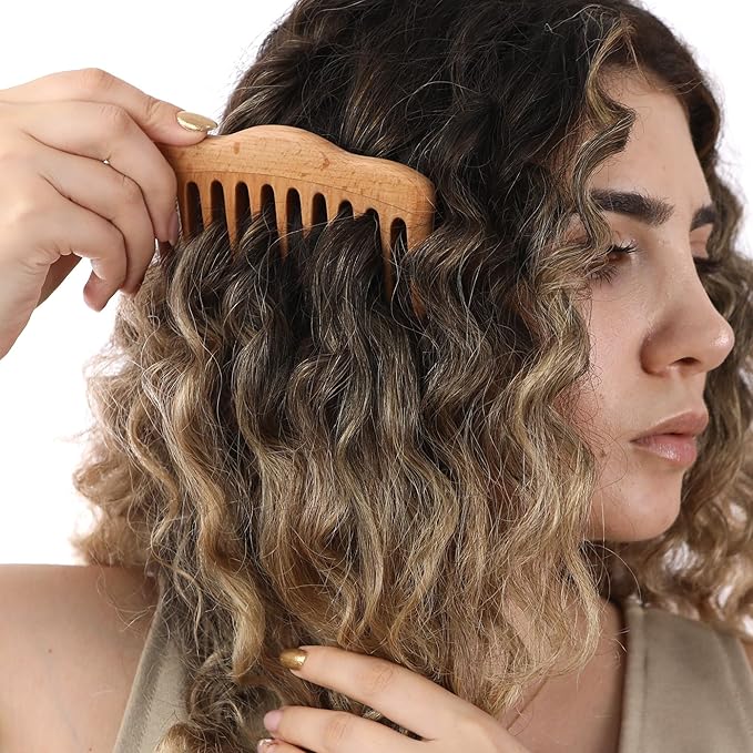 Wide Tooth Wooden Comb Handmade - Natural Vintage Style Wide Tooth Comb for Curls Gentle Styling - Anti-Static Wood Hair Combs For Women Detangling (Oval Wide Tooth)