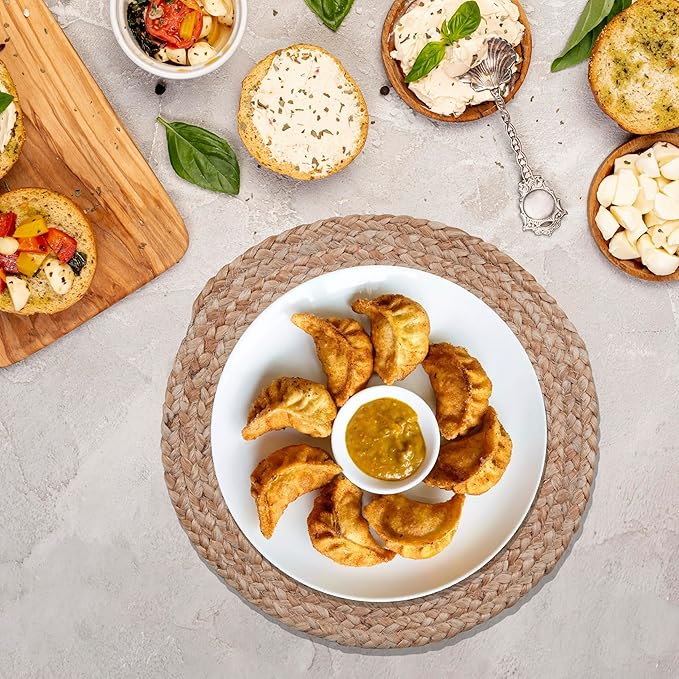 Craft Trade Set of 4 Round Woven Placemats Rattan Boho Hyacinth Farmhouse Wicker Placemats for Dining Table Indoor Outdoor Dining Table Mat (13 Inch Diameter)