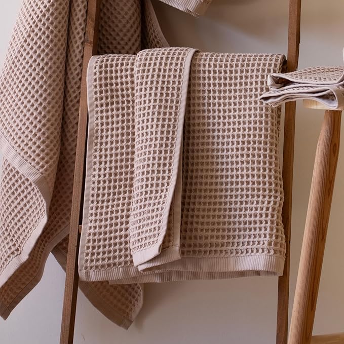 PÜSKÜL Premium Waffle Bath Towels Set of 2 - Organic 100% Turkish Cotton Bath Towel - Quick Dry, Absorbent, Light, Thin, 32x63 Large Waffle Towels for Bathroom (Beige Bath Towels - Pack of 2)