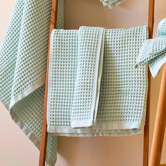 PÜSKÜL Premium Waffle Bath Towels Set of 2 - Organic 100% Turkish Cotton Bath Towel - Quick Dry, Absorbent, Light, Thin, 32x63 Large Waffle Towels for Bathroom (Ice Green Bath Towels - Pack of 2)