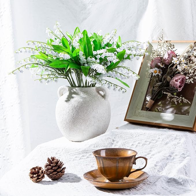 Small Ceramic White Vase - Short Rustic Flower Vases - 6 Inch Christmas Decorative Vase, Vintage Terracotta Vase with Hadle for Home Decor,Living Room Shelf Decor Table, Lyeec