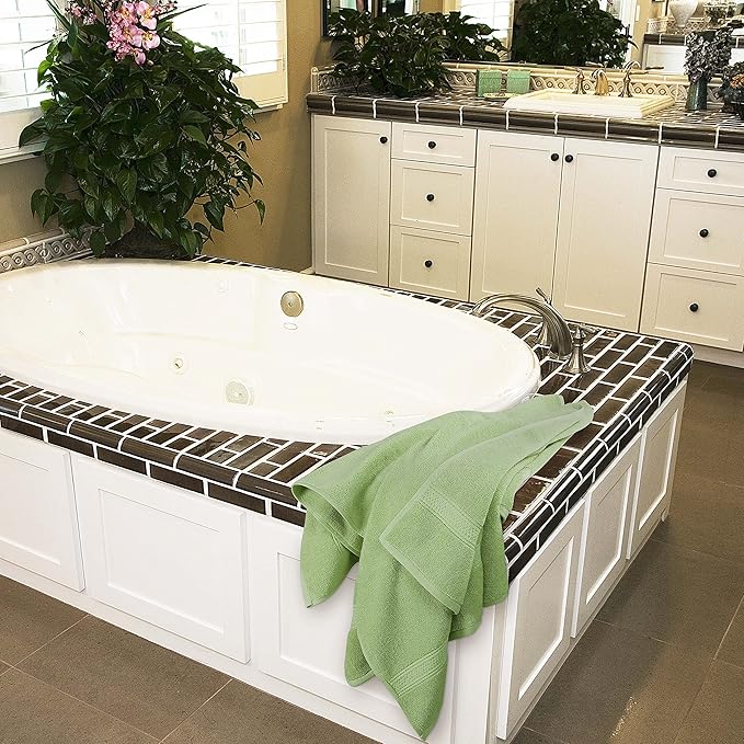 Utopia Towels 4 Pack Premium Bath Towels Set, 27 by 54 Inches, 100% Ring Spun Cotton 600GSM, Lightweight and Highly Absorbent Quick Drying Towels, Perfect for Daily Use, Sage Green